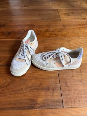 Veja Sneakers Sz 6